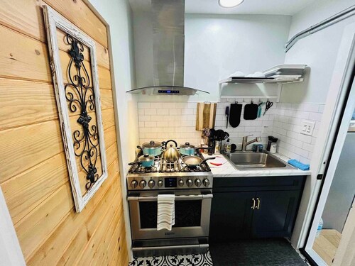Tustin Retreat close to Disneyland & Chapman Univ