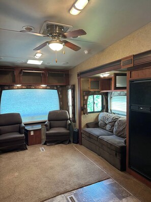 Living area - Renegade Ranch and Hunt Club – Site 4 (St George)