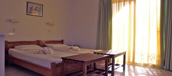 Eristos Beach Hotel Apartments