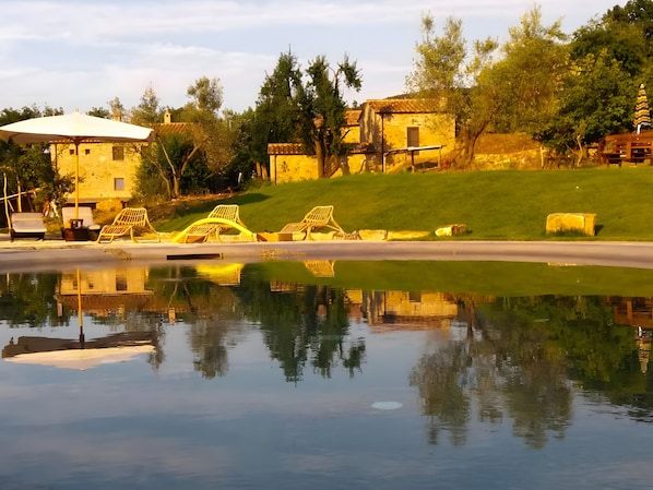 Pool - Apartment 'Soffitte - Agriturismo Le Canterie' with Shared Pool, Private Terrace and Wi-Fi (Radicondoli)