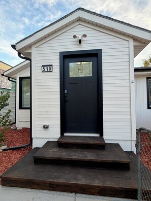 Exterior detail - Delightful 2-bedroom house in Casper perfect for your getaway (Casper)