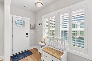 Interior - Coastal Charm in Downtown Wilmington 2BR, Walk to Dining & Riverfront (Wilmington)