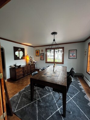 Dining - Fun 4-bedroom with 80 feet of lake front on the Greatest Sacandaga Lake (Hadley)