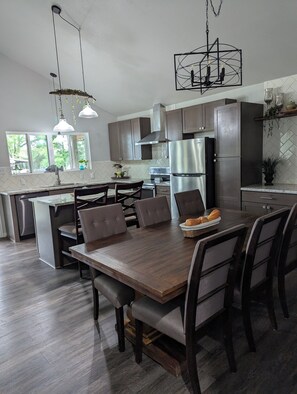 Dining - Fabulous lake view 3-bedroom house located in Trinity, Tx on lake Livingston. (Trinity)