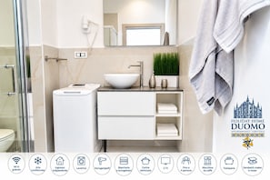 Bathroom - Holiday Home Duomo – Stylish Apartment in Catania City Center. (Catania)