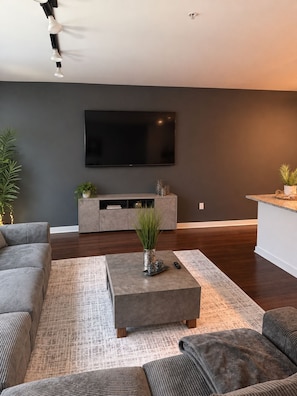 Living area - Delightful 1-bedroom apartment with AC in vibrant Memphis (Memphis)
