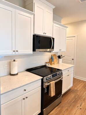 Private kitchen - 3BR 2.5Bth Townhome in a Peaceful Neighborhood (Lawrenceville)