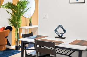 Dining - Tropical and Spacious Miami! King Bed! (Miami)