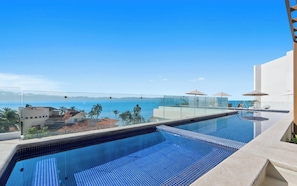 Pool - Fabulous 2-bedroom condo with AC in lovely Bucerías, with beautiful beach views (Bucerias)