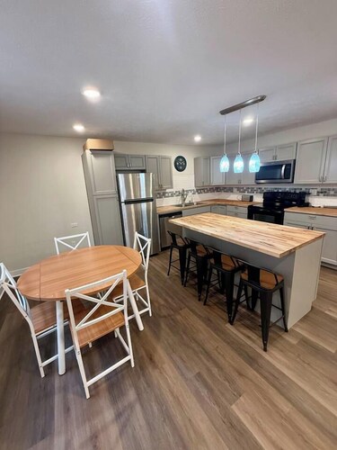 Nebraska City Nook - Oak (1310 1st Ave)