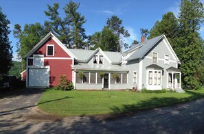 Exterior - Charming 4-bedroom Lakefront house near Mt. Abram and Sunday River (Woodstock)
