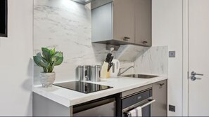 Private kitchen - Sutherland Apartments - Apt 19 (London)