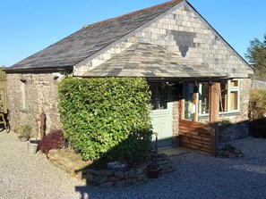 Exterior detail - Stunning Moorland Views Over Lake and Rough Tor (Camelford)