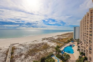 A beachfront hotel with a pool, beach access, and ocean views. - Phoenix East II 2092 (Orange Beach)