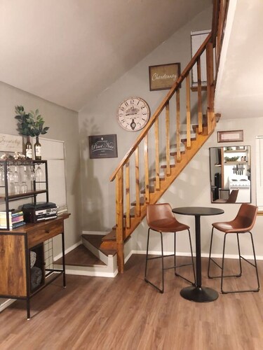 Cozy Cabin in AR Wine Country! Fast WiFi!