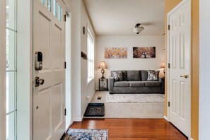 Living area - Stylish House w/ Backyard & Free Parking (Eugene)