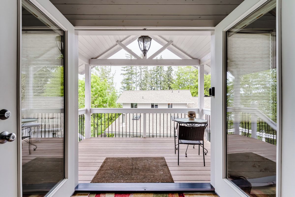 Beautiful views from the front entrance. 