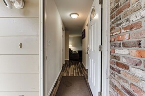 Front entrance of the home - Country Comforts- Relax here :) (Eugene)
