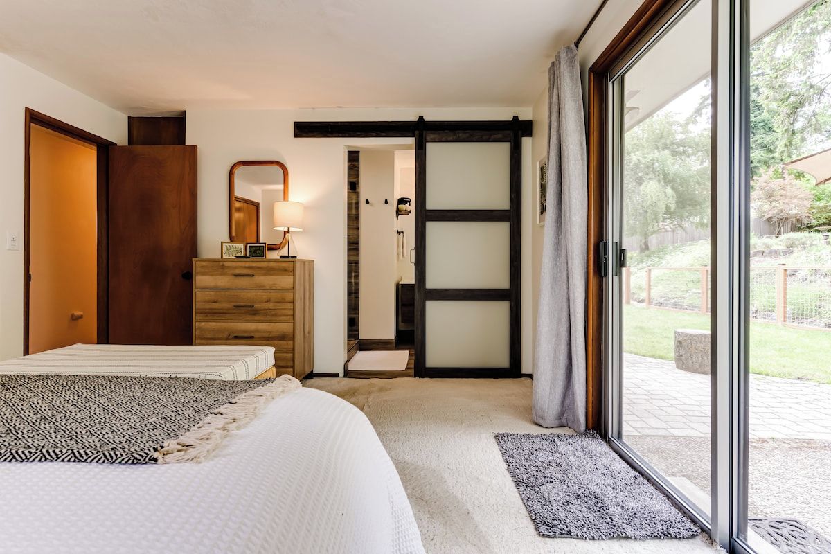Step into the fully remodeled, en suite bathroom.