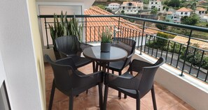 a6b73fd7a2a6be57-115212-37104b10058f59aa1788211640 - Cozy T2 Attic Retreat:  Rooftop, Ocean & Sunrise views (Canhas)