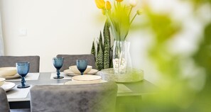 a6b73fd7a2a6be57-115212-949068f9e5e41f201788211640 - Cozy T2 Attic Retreat:  Rooftop, Ocean & Sunrise views (Canhas)
