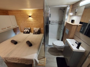 Room - Vrbo Property (Ustou)