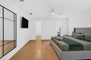 Room - Stylish Home 3BR 2BA - close to Universal (Orlando)