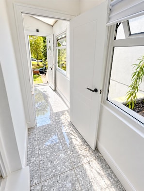 Interior - Apartment Sleeps 6 With Wifi (Wembley)