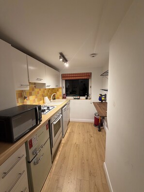 Private kitchen - Beautiful flat in Ealing - 4 min walk to station (London)