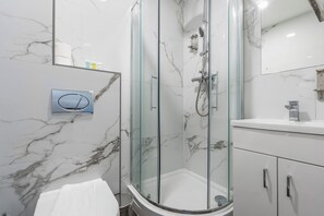 Bathroom - Sutherland Apartments - Apt 33 (London)