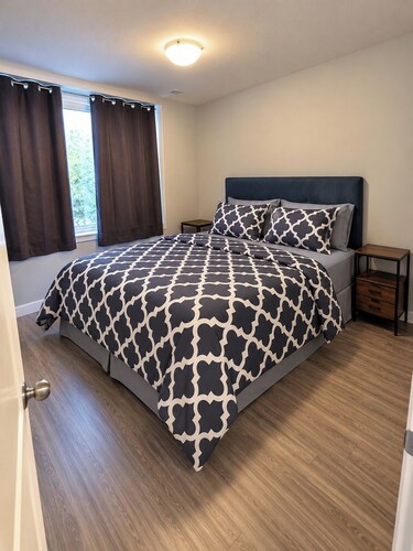 Charming 2-bedroom apartment with AC in pleasant Kitchener