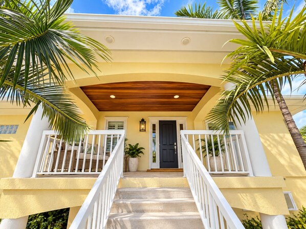 Exterior detail - Sugarloaf Sunshine | Pool, Bikes, Kayaks & Paddleboards | Sleeps 9 (Summerland Key)