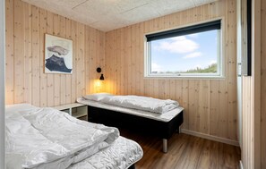 Bed - Cozy home in Hvide Sande with sauna (Hvide Sande)