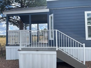 Exterior - #8 Soothing 1-bedroom mobile home in welcoming Lakeside (Lakeside)