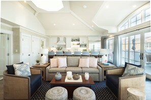 Living area - Inn at Good Harbor Beach (Gloucester)