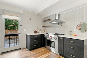 Private kitchen - Prime Seattle Retreat | AC • EV • Designer Comfort (Seattle)