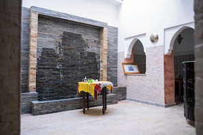 Khu ăn uống