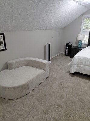 Room - Cozy 1-bedroom house in welcoming College Park with AC (College Park)