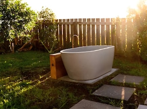 Property grounds - Te Moana Pod - Where luxury meets tranquility (Waikanae)