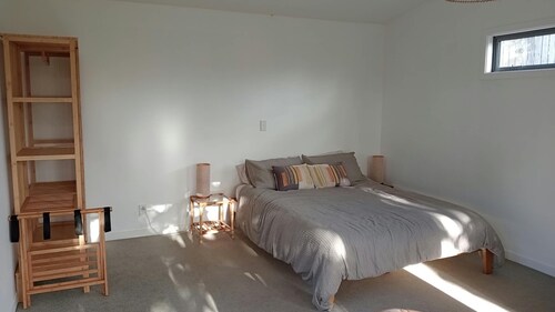 Kawakawa Cottage - Coastal Retreat