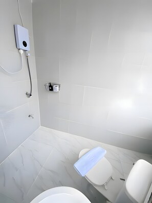 Bathroom - B room Hualumphong (Samphanthawong)