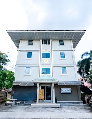 Exterior - G room Suvarnablumi (Bangkok)