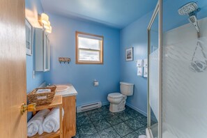 Bathroom - Shore to Sky Cottage (St. Peter's Bay)