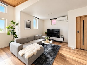 Living area - The Urus (Asahikawa)