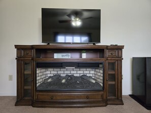 Interior - Private Suite with Pool & Outdoor Amenities (Hanford)