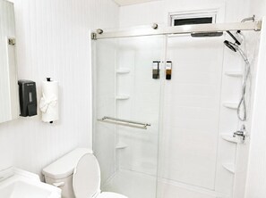 Bathroom - Perfect comfort 1-bedroom apartment in welcoming Manchester for your stay (Manchester)