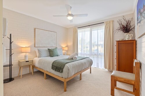 Calendo Apartments  Unit 05