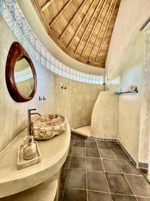 Bathroom - PENIDA VIEW VILLAGE (KLUNKUNG)