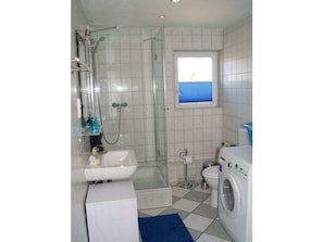 Bathroom - Holiday Apartment With 2 Bedrooms (Wangerland)
