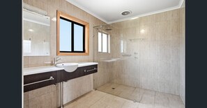 Bathroom - Paddock and Paws Farm Stay (Riverton)